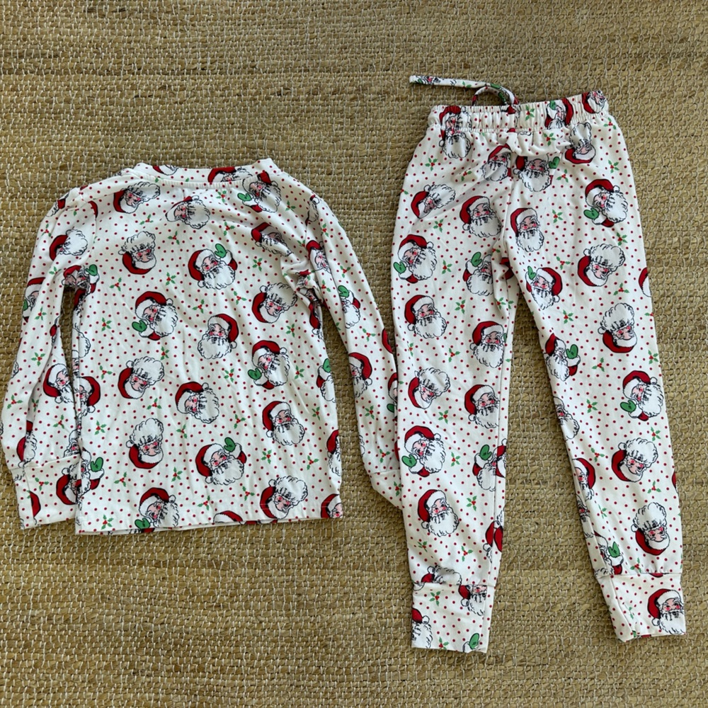 Cheeky Plum Vintage Santa Christmas Pajamas, super soft flannel like size 5 - Picture 6 of 8